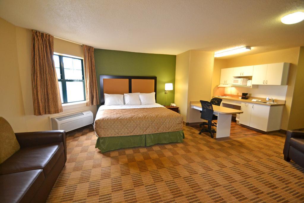 Suburban Studios Auburn Hills - Detroit Eksteriør billede